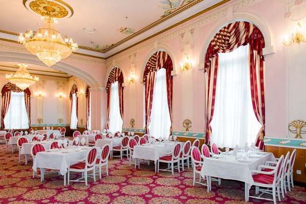 Банкетный зал Версаль