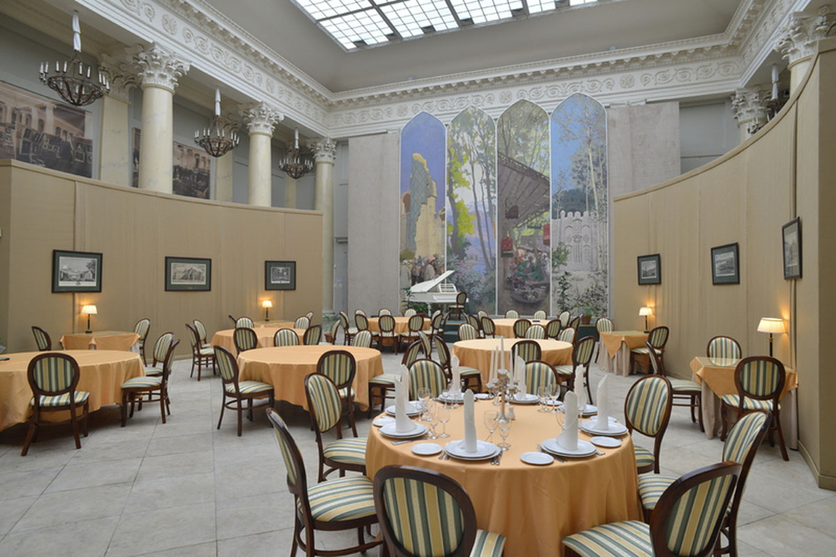 Основной зал — Корпус Бенуа