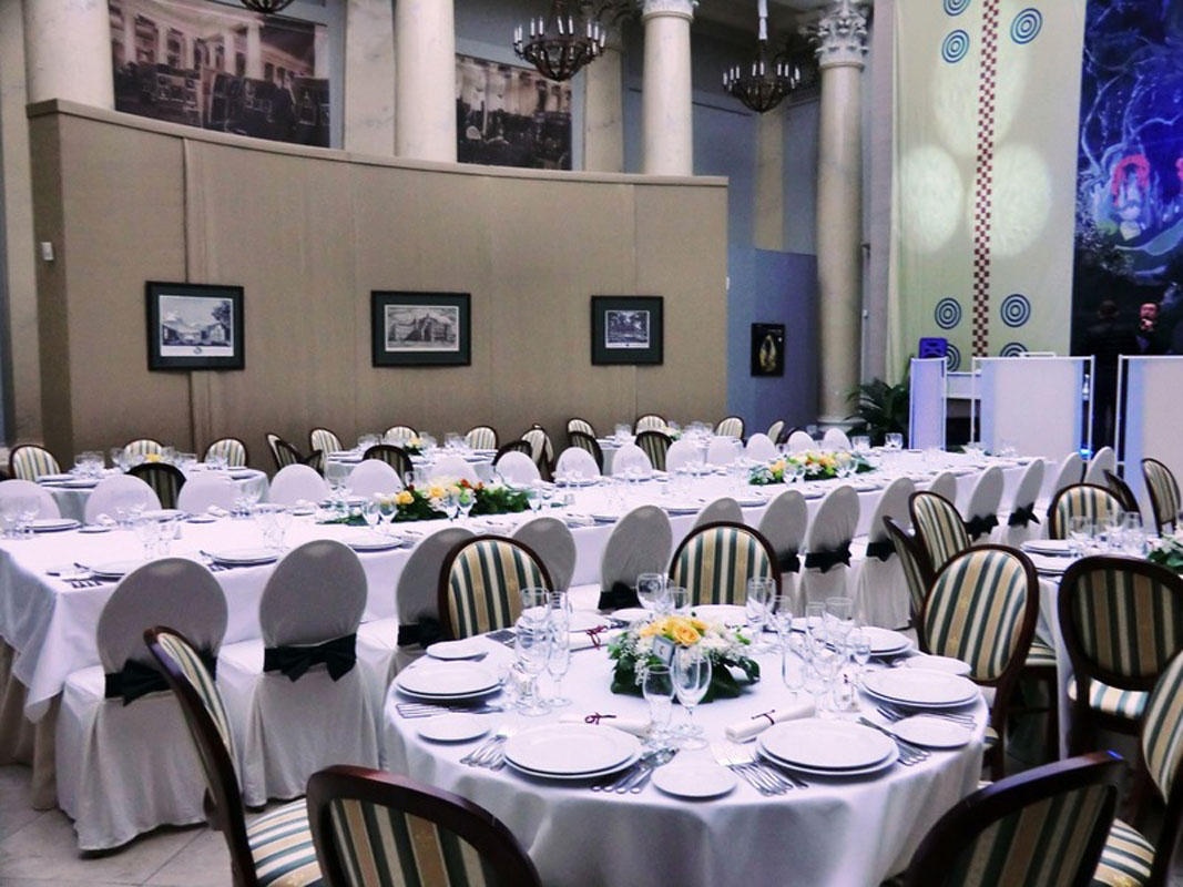 Основной зал — Корпус Бенуа