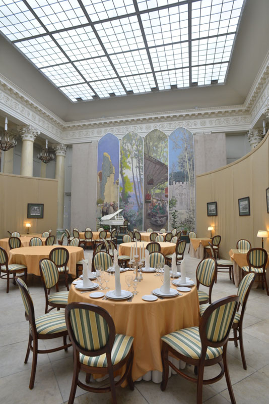 Основной зал — Корпус Бенуа