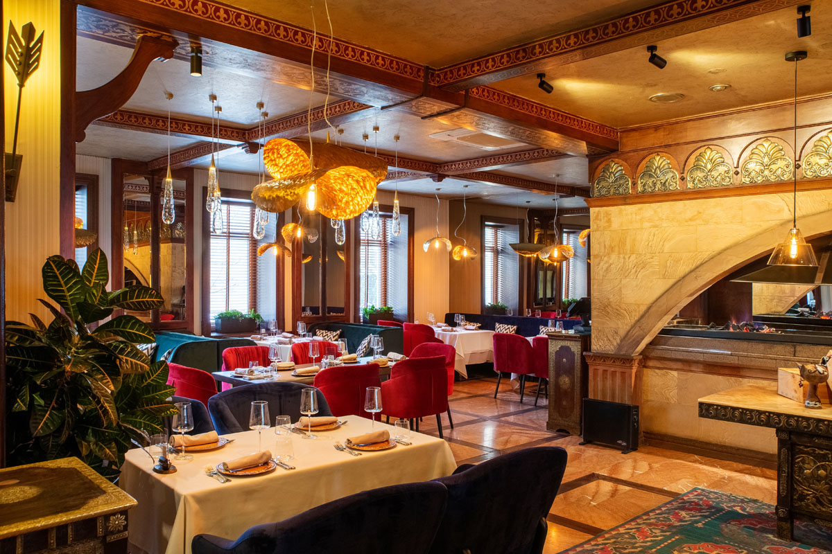 Основной зал — Ресторан Ноев Ковчег