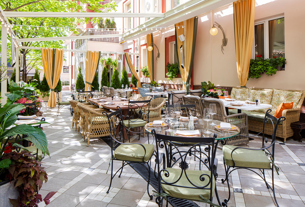 Летняя терраса — Ресторан Ноев Ковчег