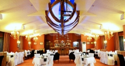 Основной зал