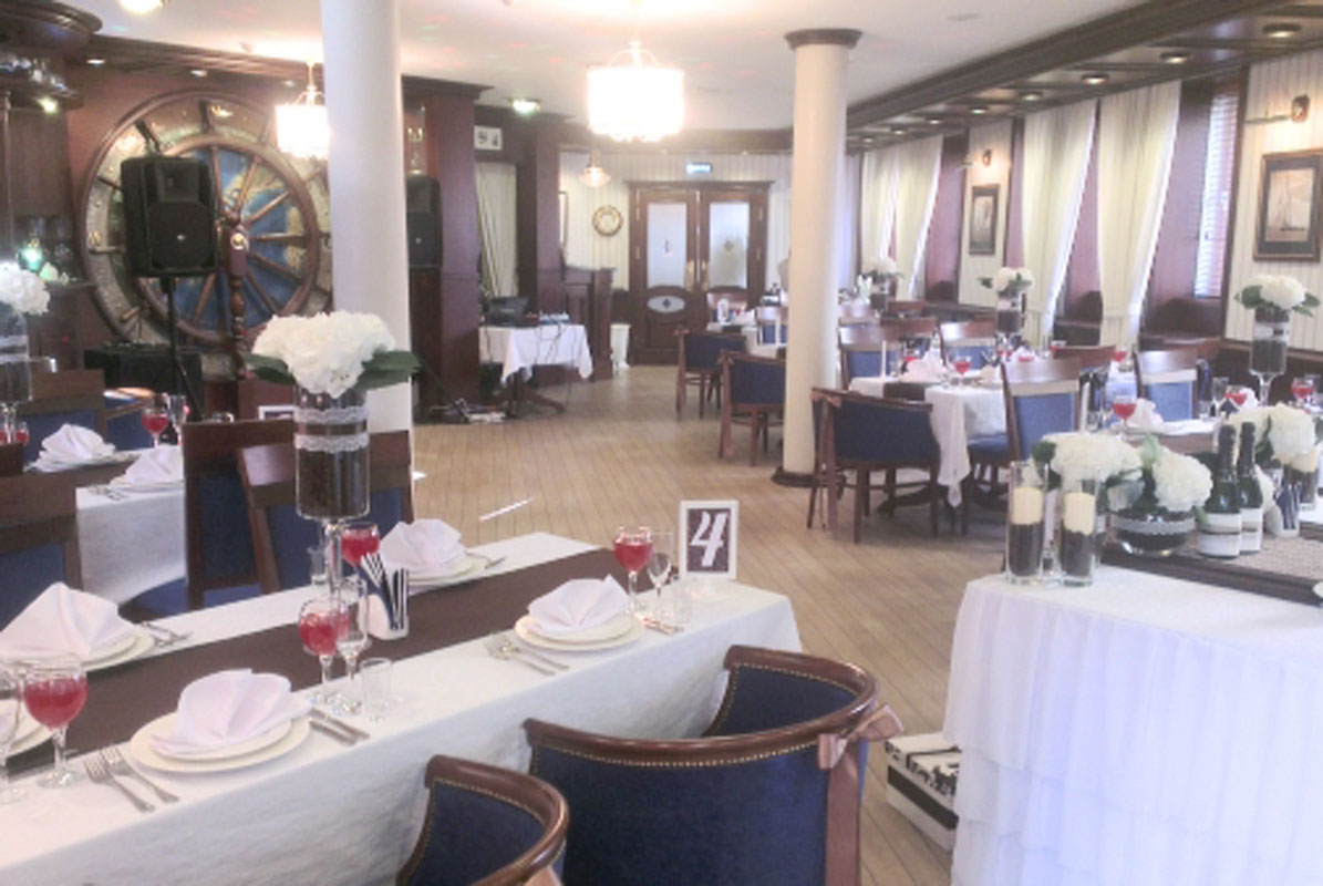 Зал на первом этаже — фото 7