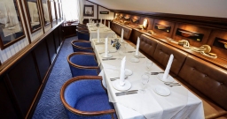 Зал на втором этаже — интерьер зала