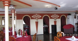 Основной зал — интерьер зала