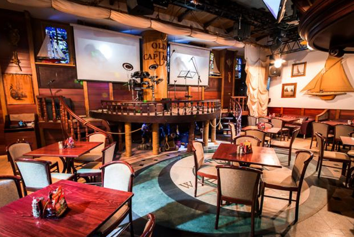 Основной зал — Паб Старый капитан