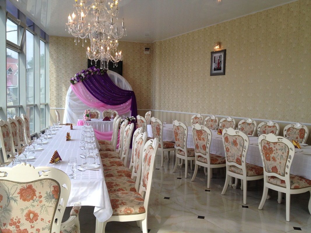 Основной зал — Кафе Милан