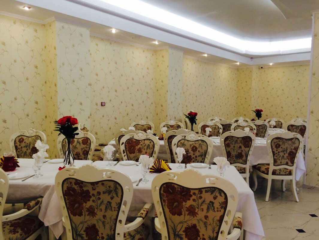 Основной зал — Кафе Милан