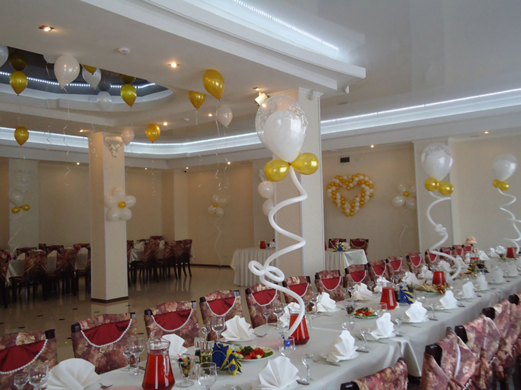 Основной зал — Кафе Милан