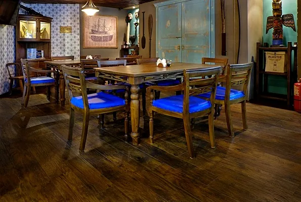 Port Cafe, Основной зал — фото