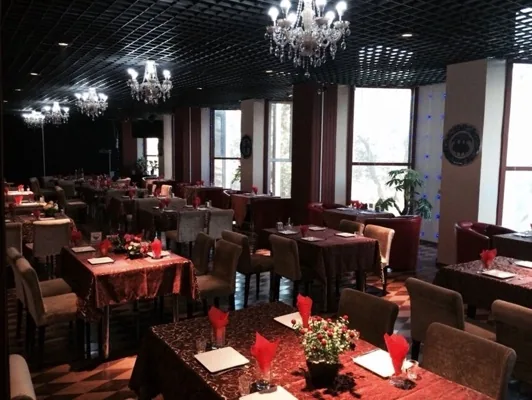 Основной зал