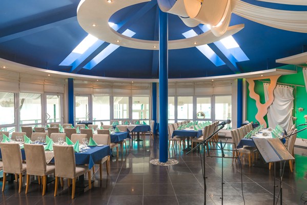 Логотип Del Mar