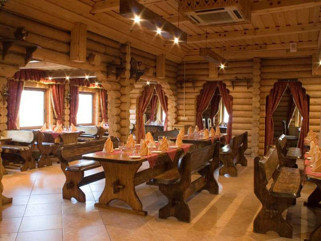 Основной зал — Три Богатыря