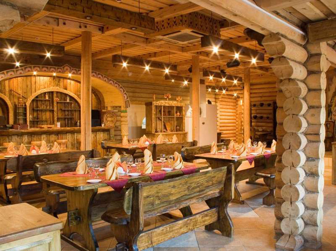 Основной зал — Три Богатыря