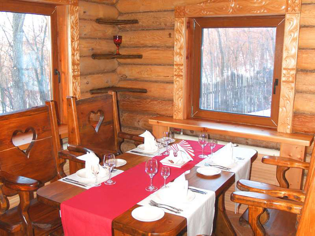 Основной зал — Три Богатыря