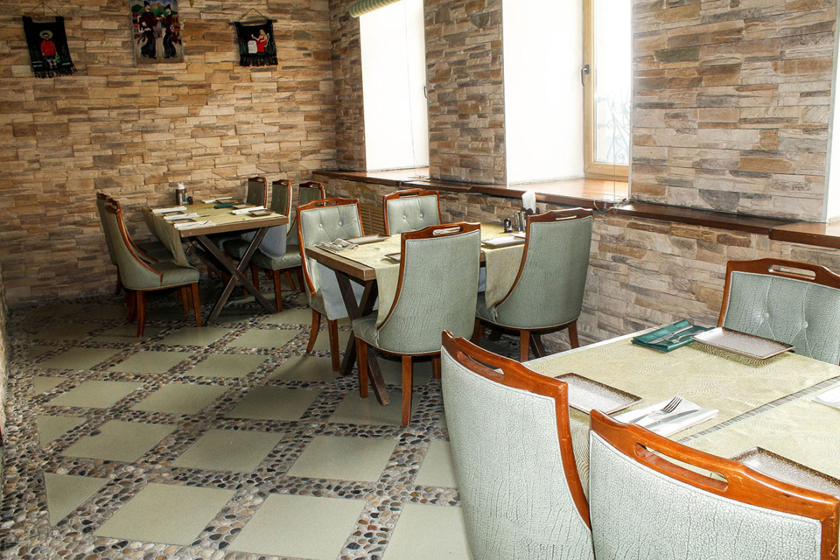 Основной зал — Крестовый перевал