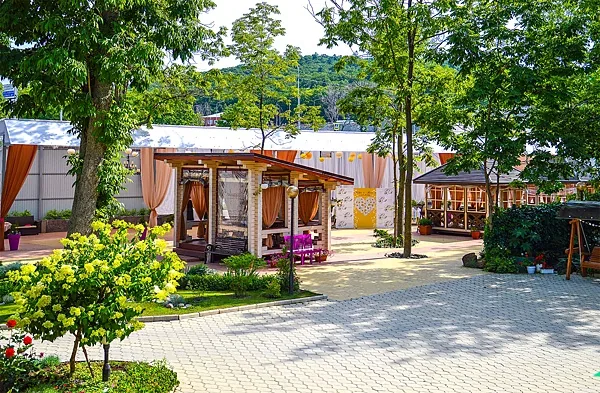 Центр отдыха Кедровая Падь, Летний шатер — фото