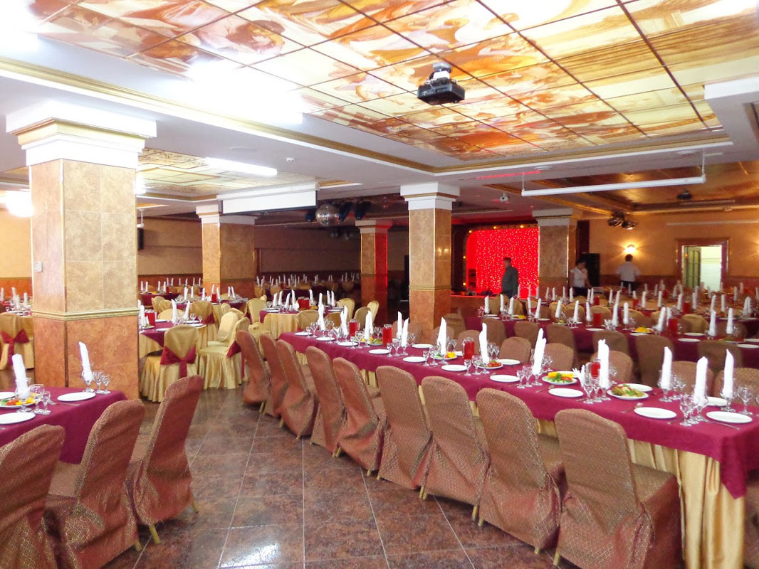 Большой зал — Амакс