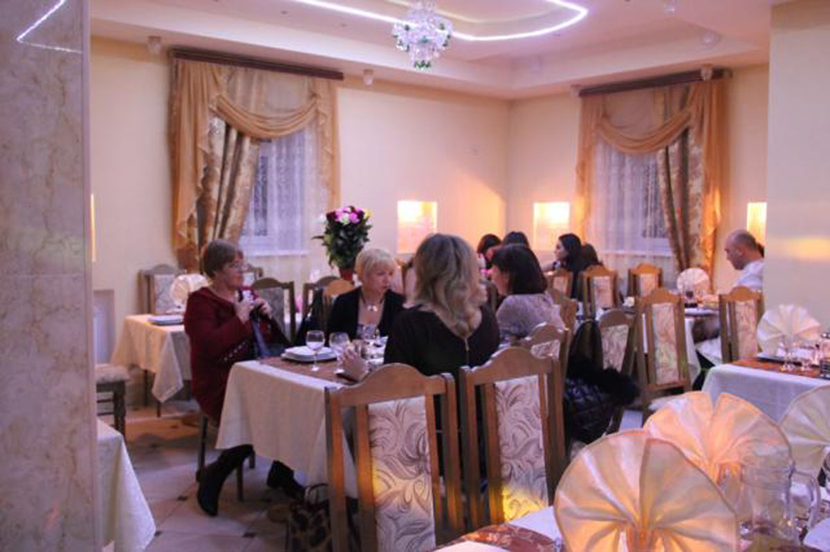 Основной зал — Ной