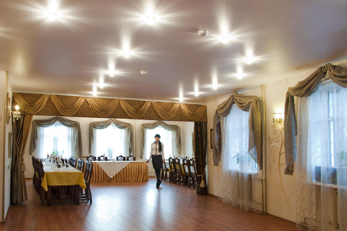 Основной зал — Крендель