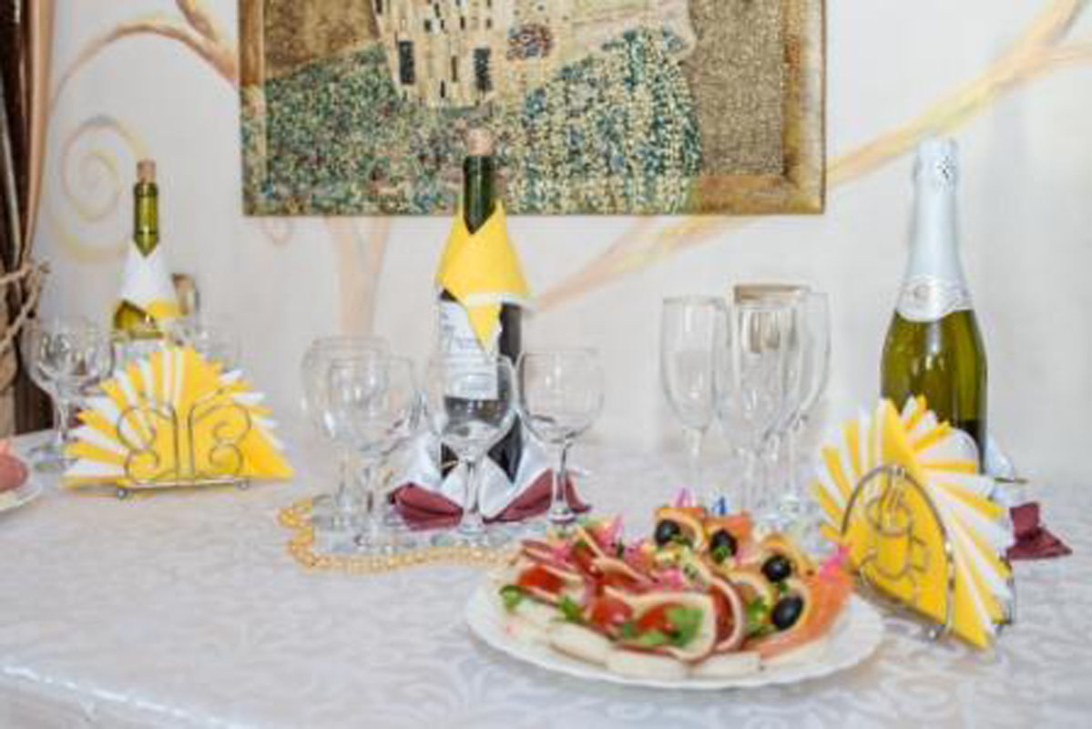 Основной зал — Крендель