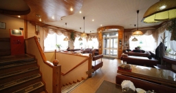 Основной зал