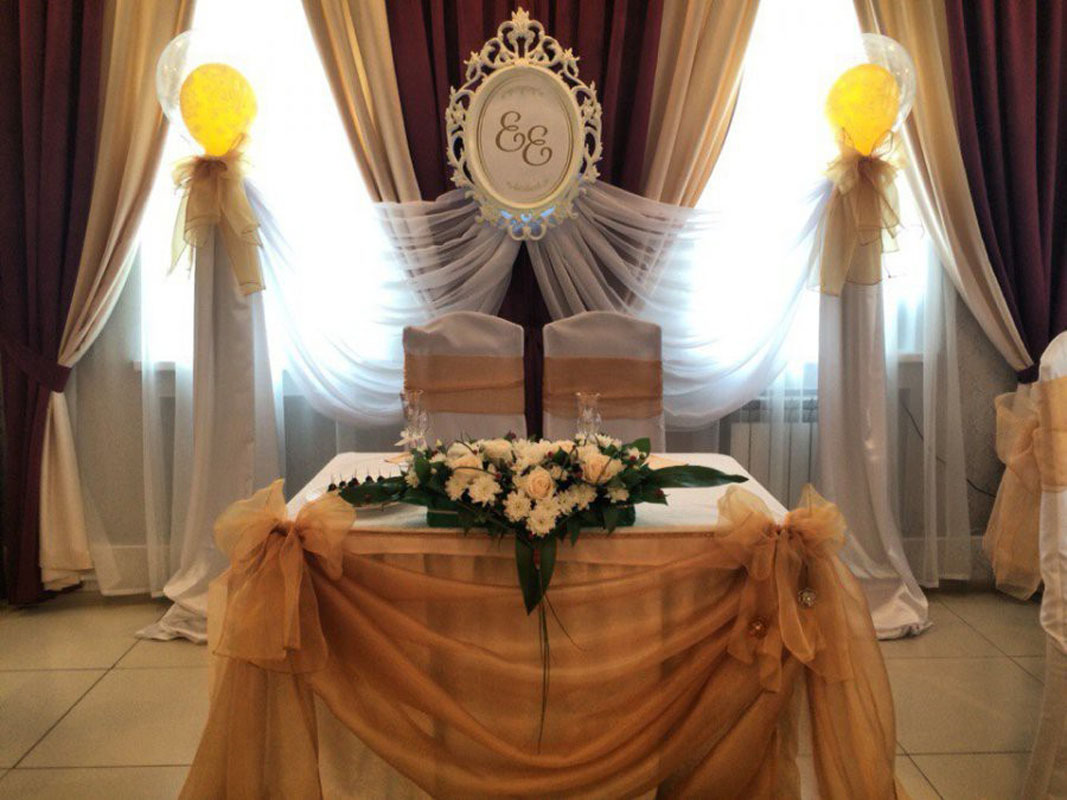 Бордовый зал — Кафе Медведи