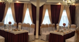 Бордовый зал