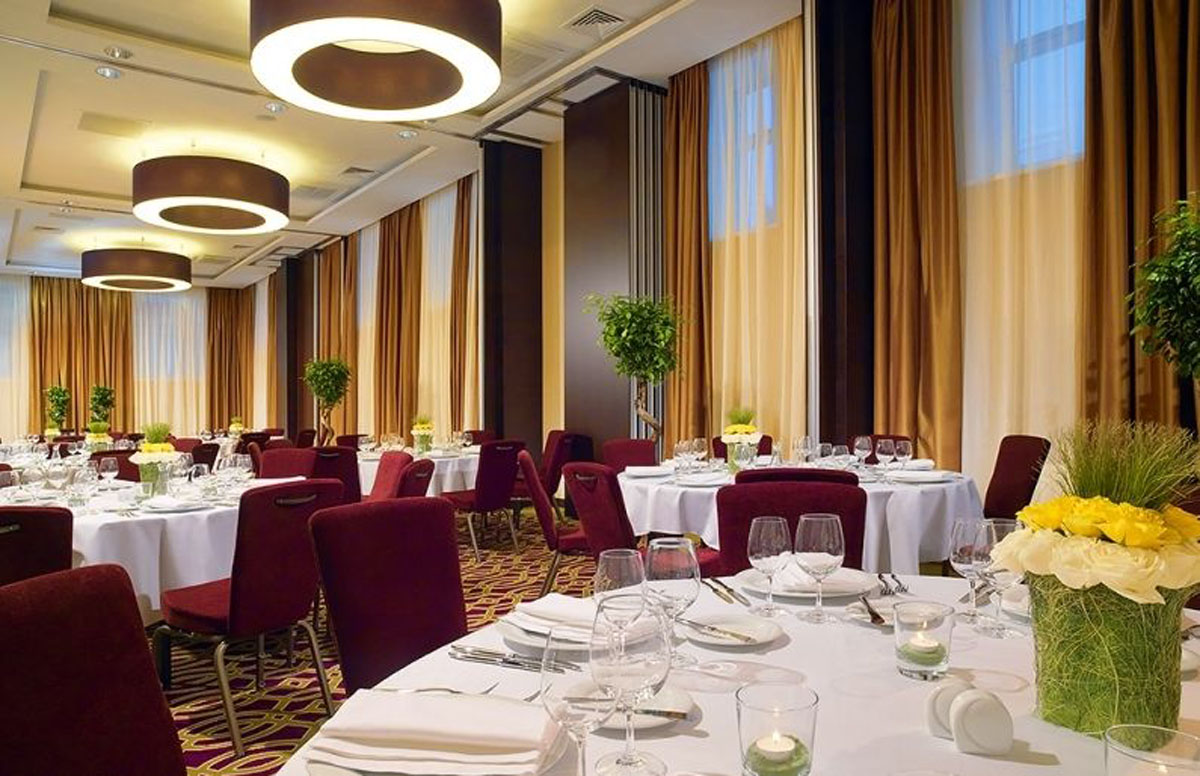 Зал на 70 человек — Кортъярд Марриотт Казань Кремль