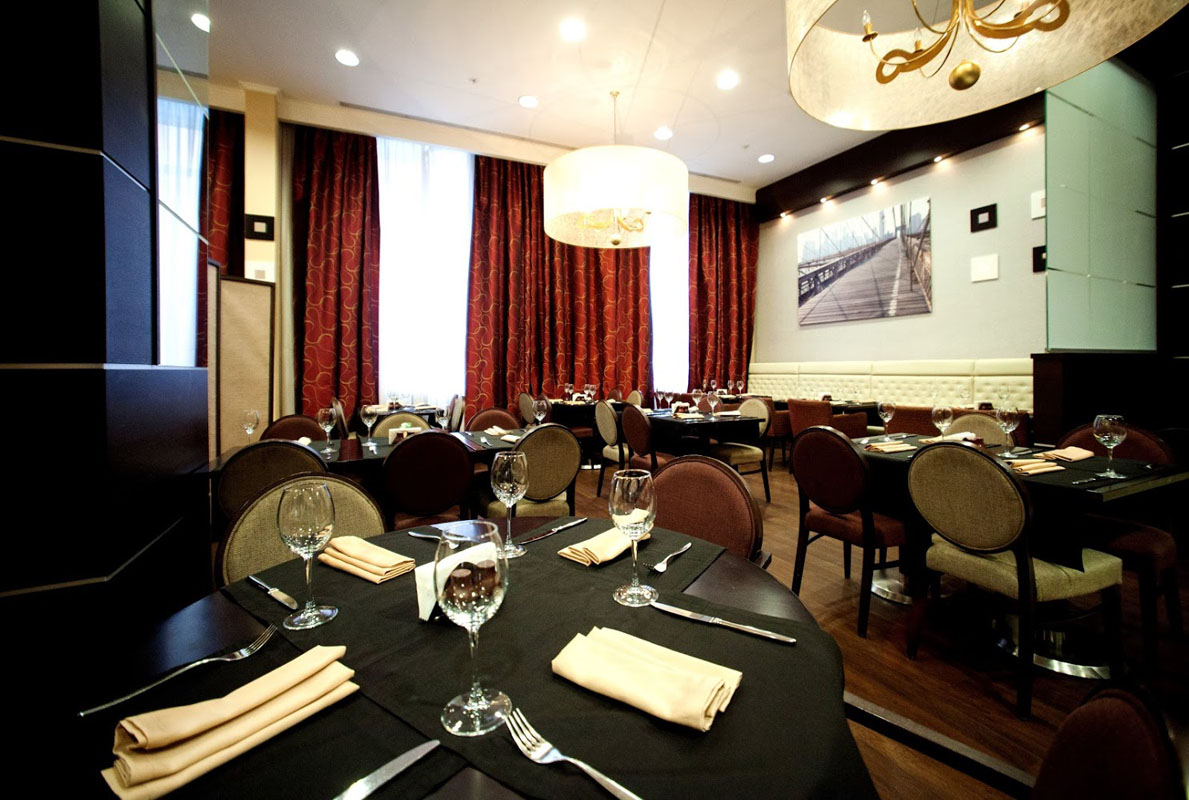 Зал на 70 человек — Кортъярд Марриотт Казань Кремль