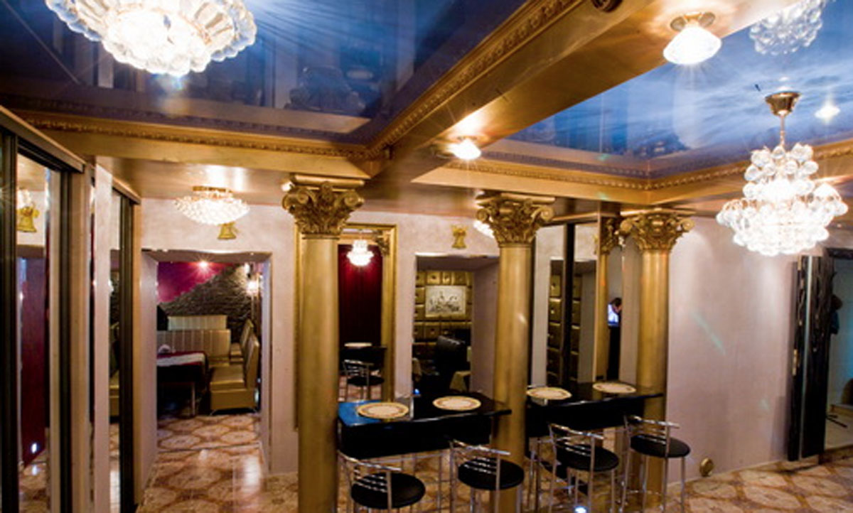 Основной зал — Кафе Питер