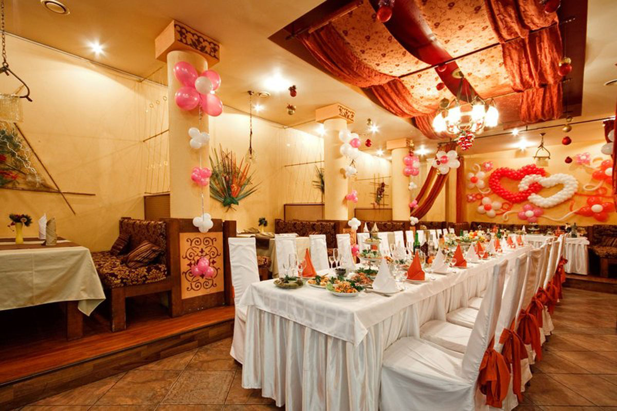 Большой зал ресторана — банкетный зал Ресторан У Нарвских ворот, фото