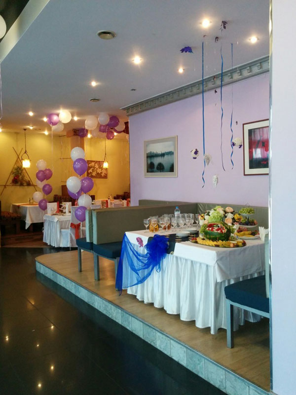 Большой зал ресторана — фото 3