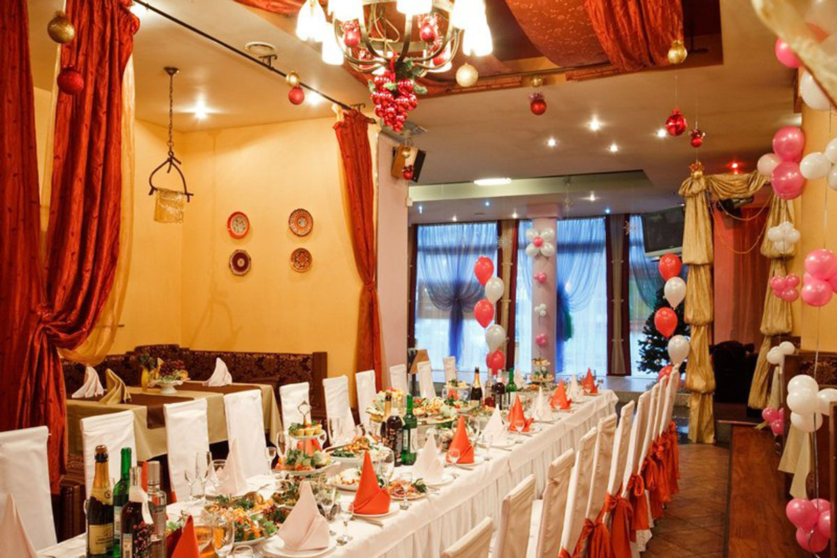 Большой зал ресторана — фото 9