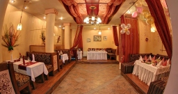 Большой зал ресторана