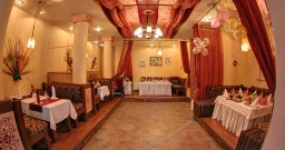 Большой зал ресторана — фото 5