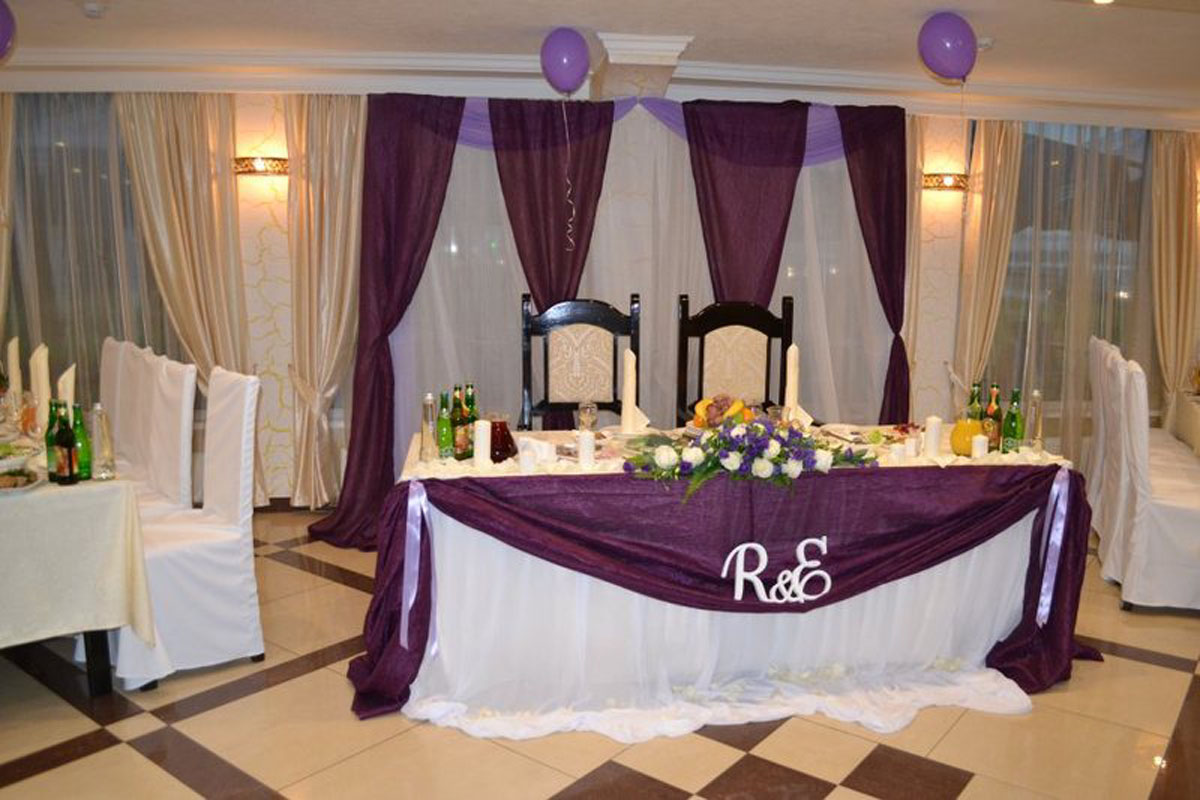 Двухуровневый зал — Ресторан Корона