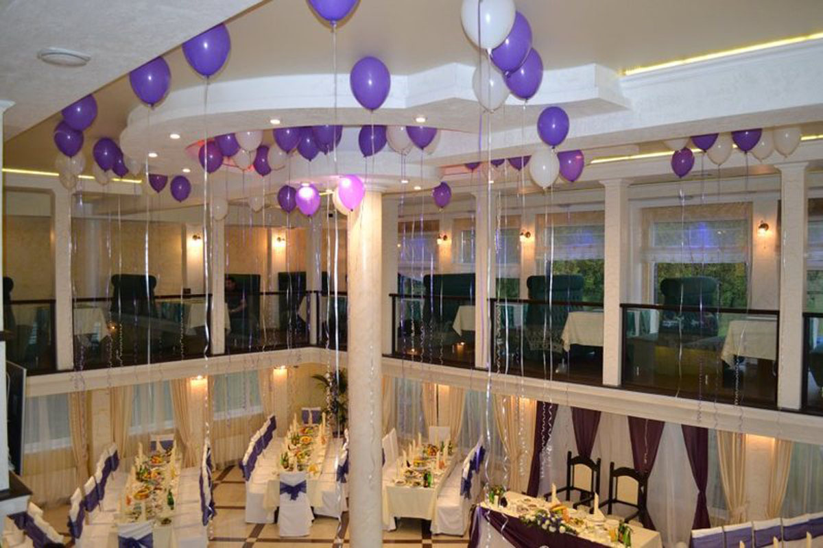 Двухуровневый зал — Ресторан Корона