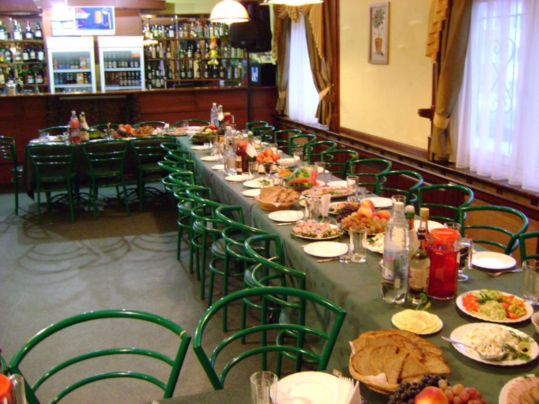 Основной зал — Кафе Пикник