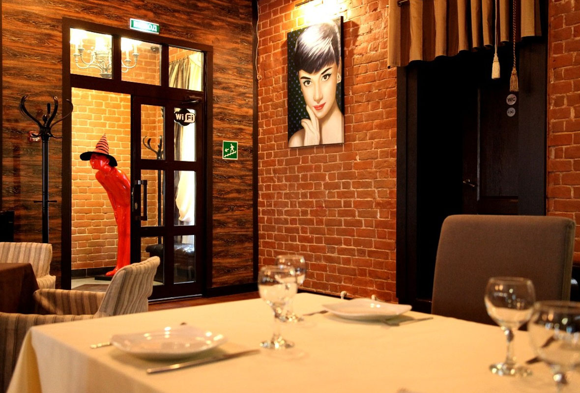 Зал на 80 человек — В. Ключников