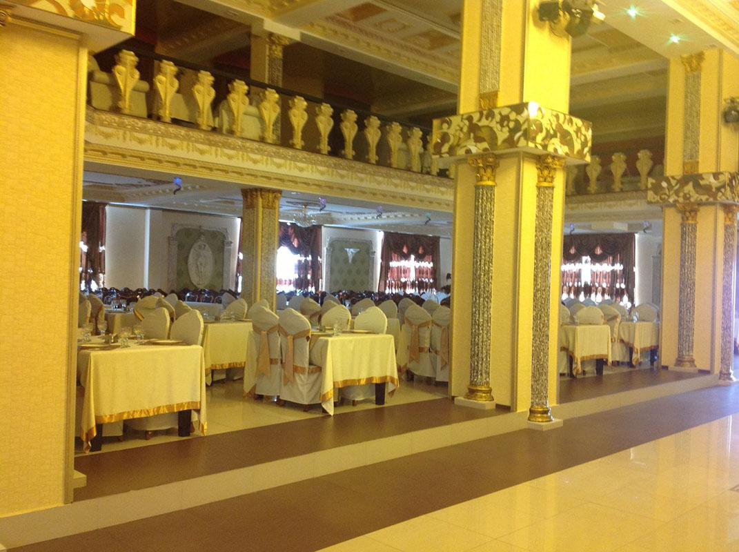 Основной зал — Golden Plaza