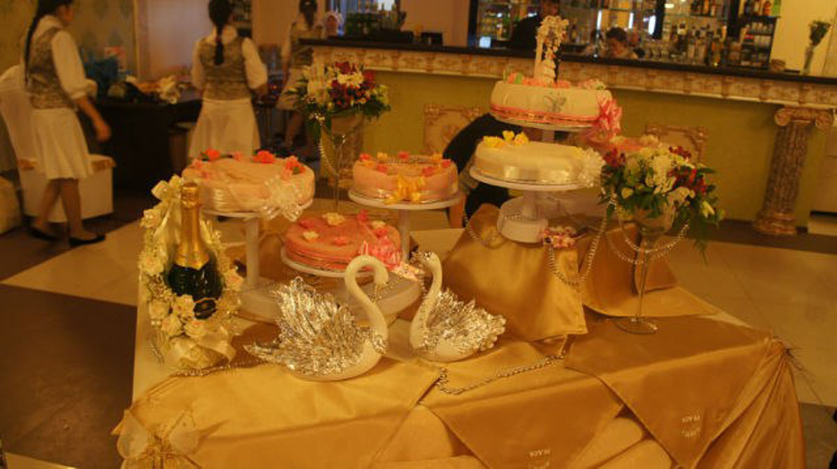 Основной зал — Golden Plaza