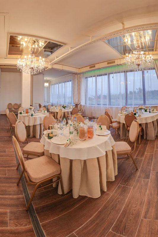 Банкетный зал — Онегин