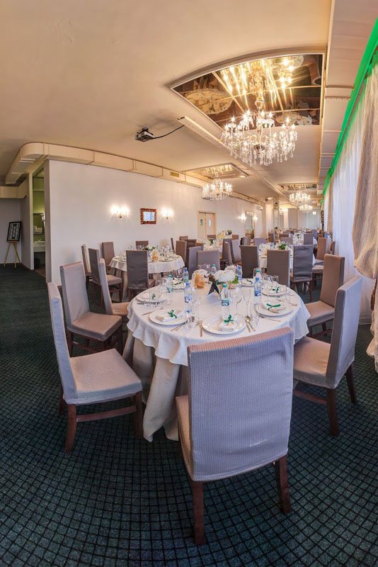 Банкетный зал — Онегин