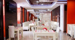 Основной зал