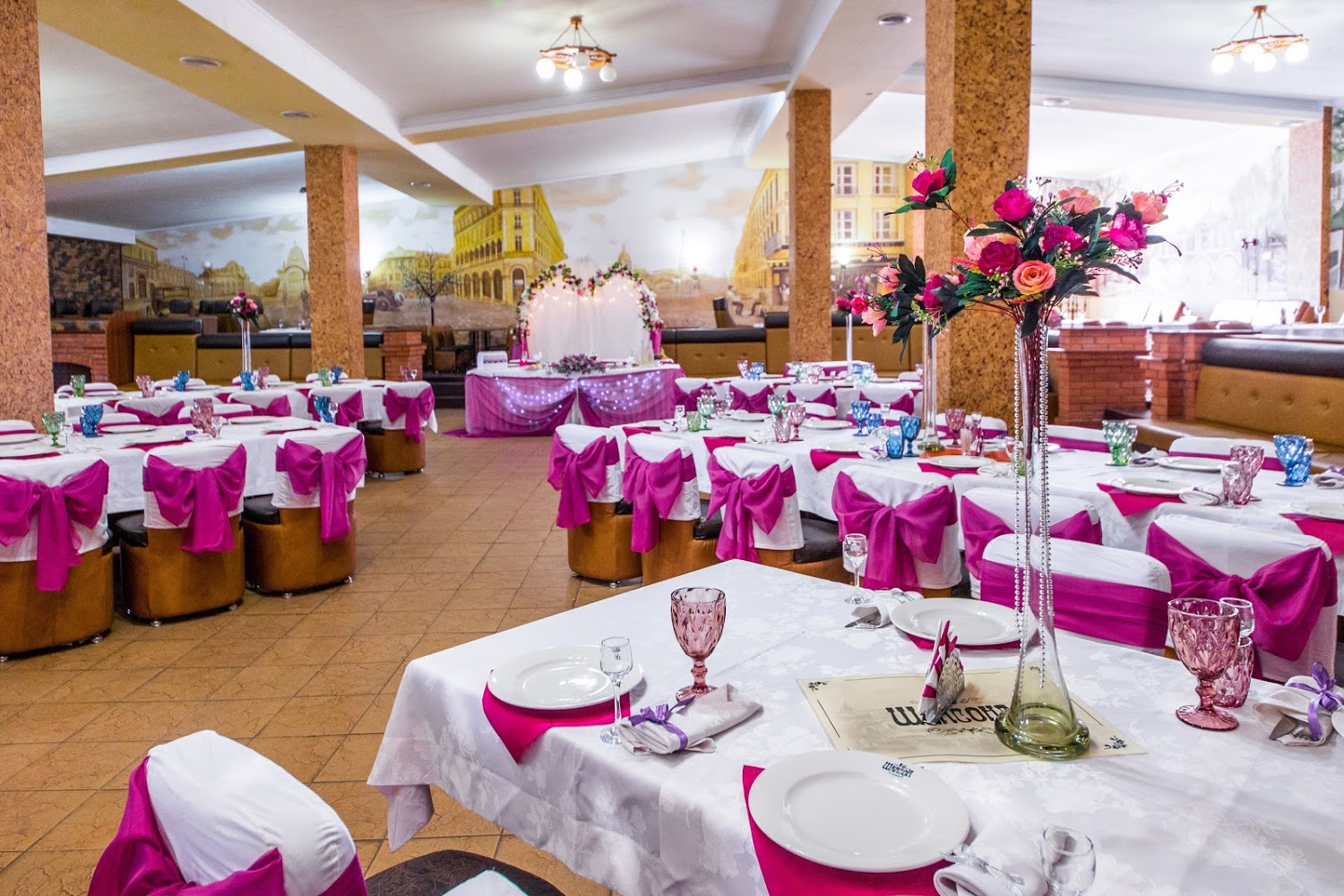 Усадьба Шансон — Большой банкетный зал, фото банкетного зала