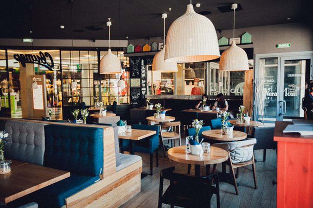 Зал на 50 человек — Свитер