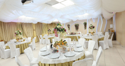 Основной зал — интерьер зала