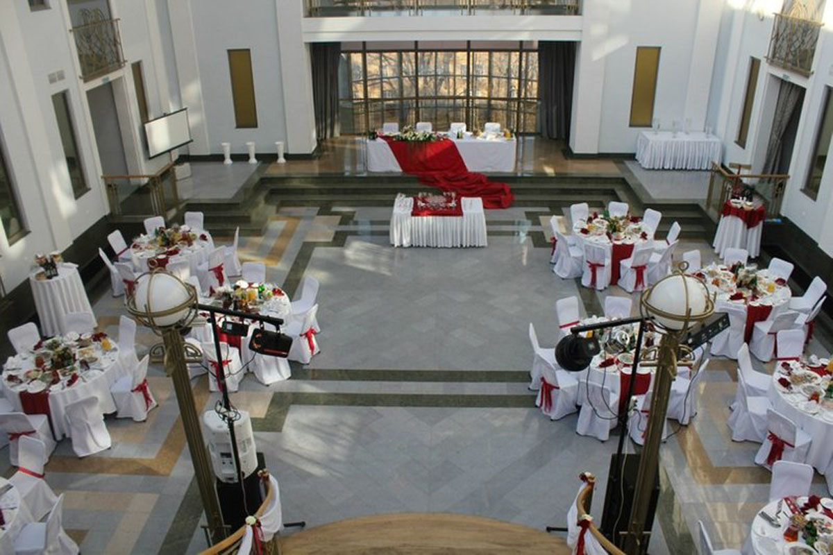 Основной зал — Банкетный зал Атриум в Толстом Сквере